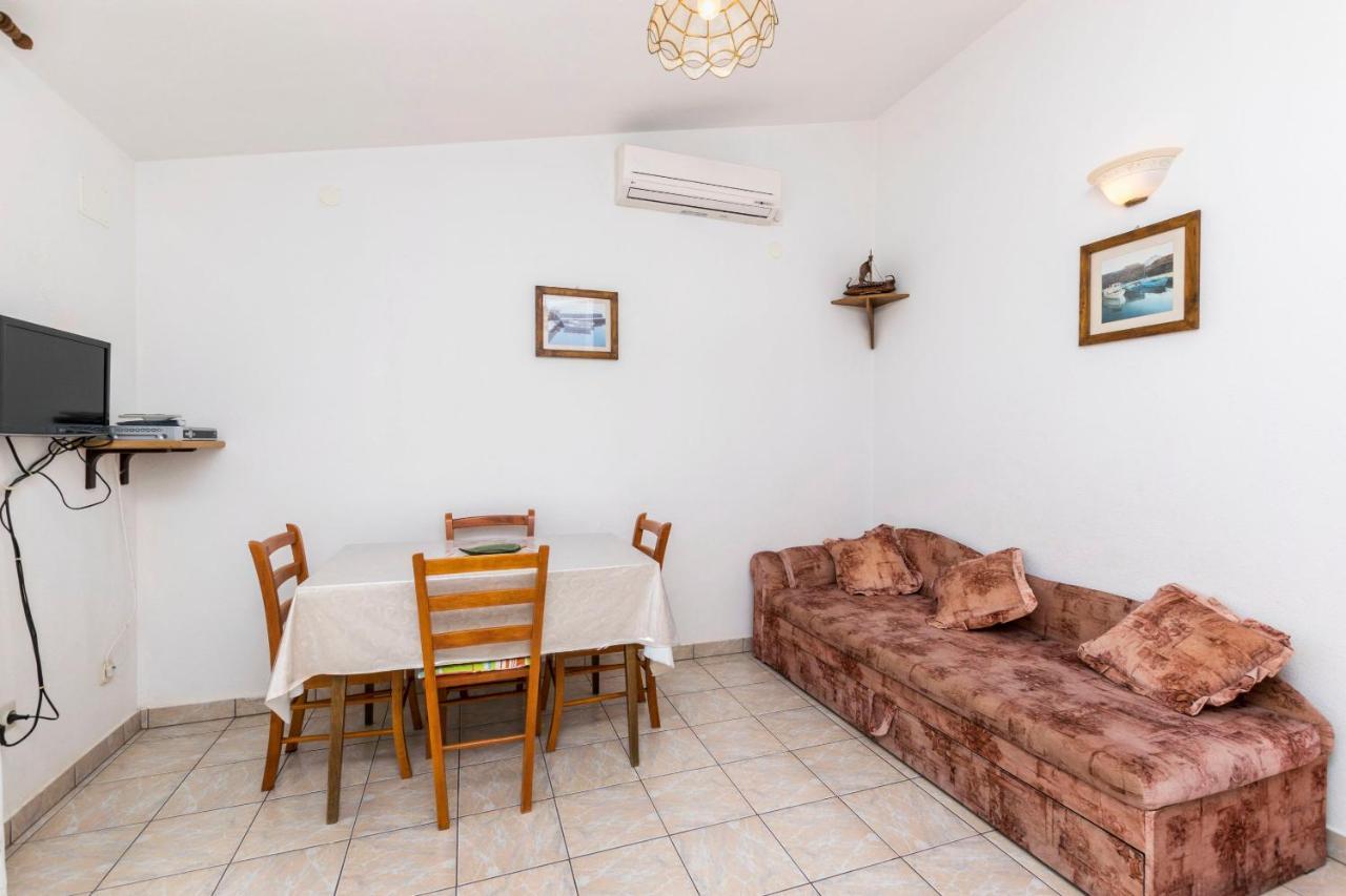 Apartments Neda Trogir Eksteriør bilde